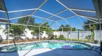 Sleeps 7-Heated Saltwater Pool-Near Beach, Airport - Private Pool