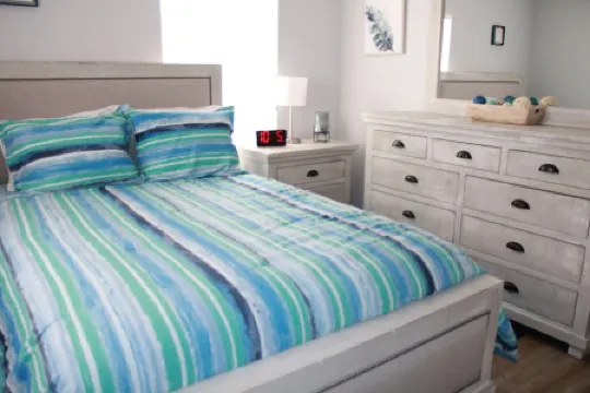 Riverfront Retreat-Private Dock; Fishing, Boating & Peaceful Getaway in Welaka