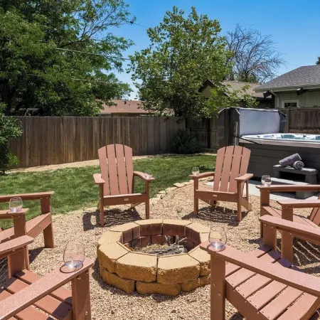 Modern, Luxury, Centrally-Located Home with Hot Tub, Sauna, Gym. Pet-Friendly.