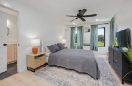 Stunning modern 2-bedroom Aframe with Barren River lake view near Mammoth Cave