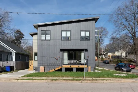 Bright Modernist City-Escape