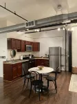 Spacious Loft in Historic Baggs Square