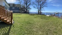 Cozy riverfront cottage with an amazing view, minutes from downtown New Bern.