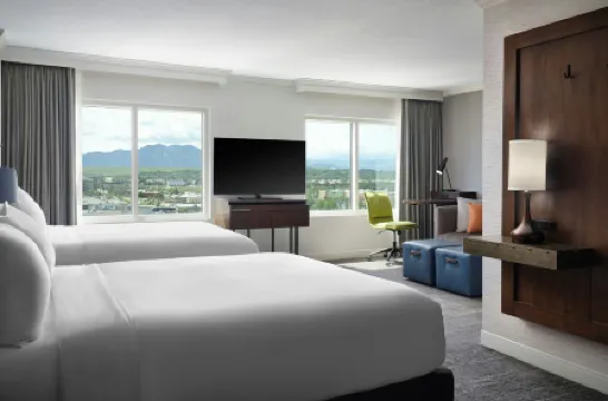 Renaissance Boulder Flatiron Hotel