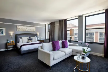 Ambassador Hotel Wichita, Autograph Collection Отели рядом с достопримечательностью «Paul Laurence Dunbar Park»