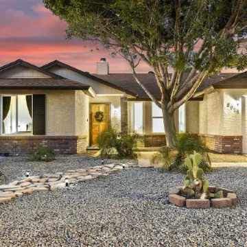 EUPHORIA IN PEORIA! Heated Pool, Prime Location & Good Vibes! 5 Mins to Westgate