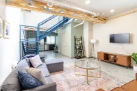 Modern Downtown OKC Loft with private balcony *Downtown OKC *OU MED
