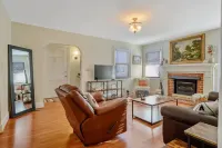Center Street Retreat - One Block from Downtown Apex
