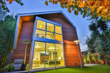 Architects House in Venice Beach Отели рядом с достопримечательностью «Аббот Кинни Бульвар»