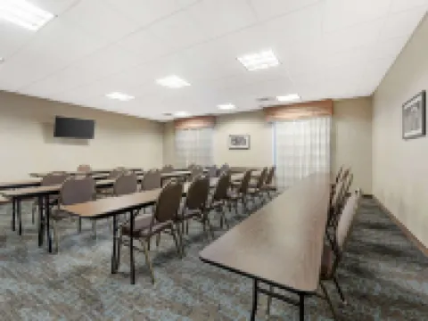 Sleep Inn & Suites Cumberland Hotels in Cumberland