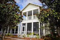 "The Lighthouse" in WaterColor. Pool, Walk to Beach, 4 Bikes & WC Amenities Incl