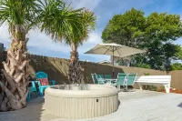 Bluefish Coastal Cottage 🐟 WALK TO THE BEACH!  • HOT TUB!📍Blue Mt. Beach • 30A