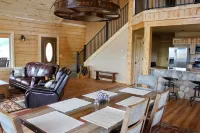Beautiful, Serene Log Cabin Lodge - 2-Star