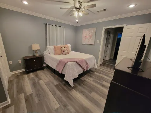 2bed/2bath Cottage in Downtown Houma. 30+ day stays welcome.