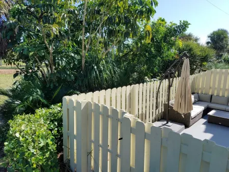 POSHPADZ-Sandpiper Villa Walk to Jupiter Beach-Bella Vista Отели в г. Юпитер