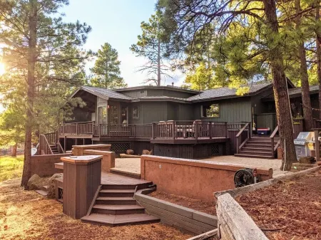 *Peace+Pines Paradise* - Cozy Luxury in the Forest