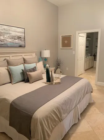 Winter Sale! Luxury 30A Condo, Corner Top Floor, Balcony, Pool, Steps 2 Rosemary