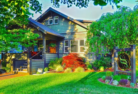 Titania - Second Spring Property 1-3 Bedroom Luxury Rentals In Downtown Ashland