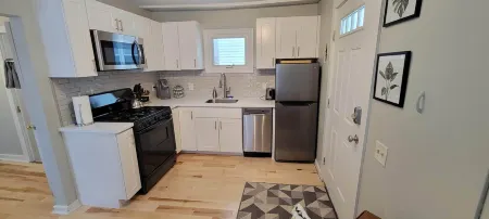 Little downtown gem with parking