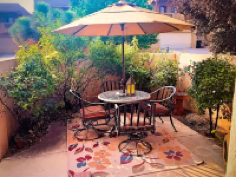 SW STYLE/BREATHTAKING VIEWS & 8 Min. to OLD TWN~WOW REVIEWS/Long Term SPECIALS - Jacuzzi