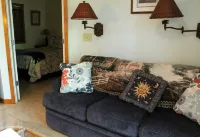 Oaks of Eden, Quiet Secluded Perfect Getaway for Two Near Sapelo Island