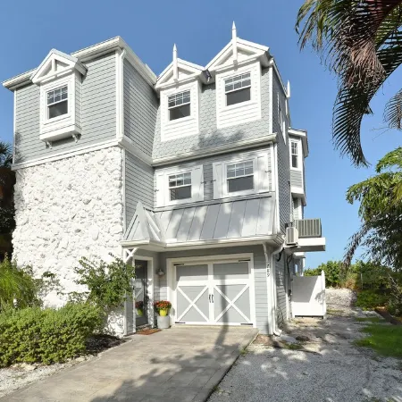 Beautiful, Gulf-Front Home on Bean Point--Halcyon House