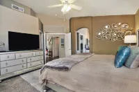 Beautiful 3 Bdrm./2 Bath Gold Canyon home w/heated pool in private setting