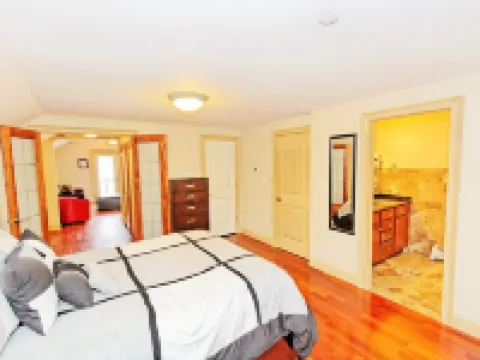 Saratoga Lake Waterfront with Dock, Near Racetrack & Downtown Saratoga! Hotels in Malta