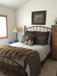 Luxury 5Br 4.5 Bath, 2 Primary Bedrooms! Across from Ski Resort. License 005650
