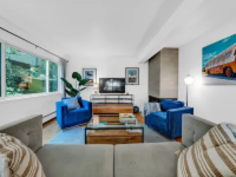 Mill Valley Apartment: Walking Distance to DT Hotels in Mill Valley