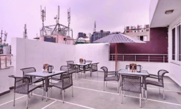 6. 호텔 붐 룸스..