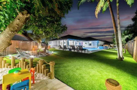Grand Lux Villa /Heated Pool/Spa/Game Fun/Nr Beach