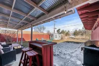 NEW! Charming Mountain View Home w/Huge Fenced Yard, King Beds & TV's, Fireplace