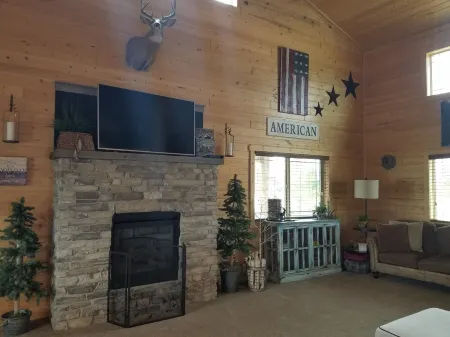 Smell the fresh Mountain Air at the "Old Hwy Cabin"