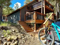 Modern Mountain Cabin with AC, Beautiful Views. 3 Min to Midtown. Hotels near LongCoat Fine Art