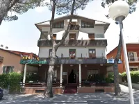 Hotel la Riviera - Parkplatz