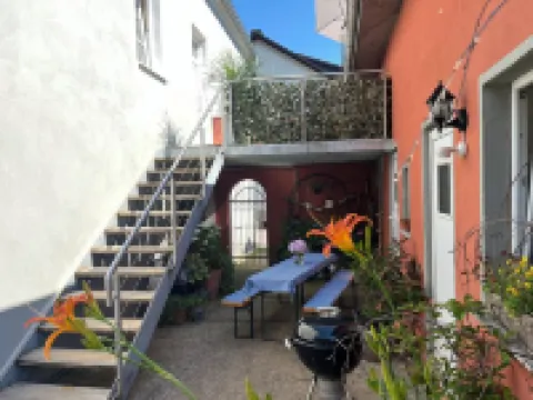 Spacious Apartment over 2 Floors in a Central Location with Castle View, Wallbox