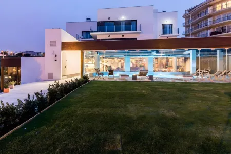 You and the Sea Отели рядом с достопримечательностью «Ermida de São Sebastião»