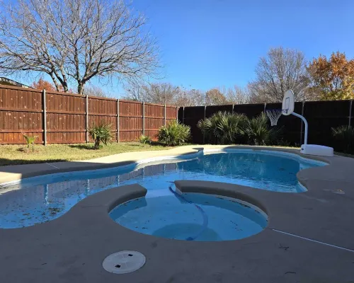 Spacious 5BR villa with backyard Oasis, Pool, Air hockey and high speed WiFi Hotels in Corinth