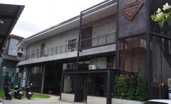 The Entaneer Poshtel