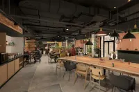 Moxy Belfast City Hotel a Belfast