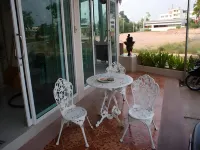 Crystal Place Buayai فنادق في Bua Yai