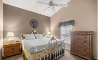 “La Casa Bella” - Your Home away from Home!PERFECT FOR SNOWBIRDS AND FAMILIES
