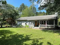 The Lake House on Victoria