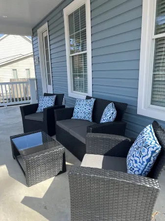 Island Blue Getaway! Brand new charming family friendly Home on Kent Island MD