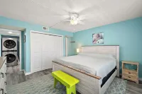 Updated, Direct Bay Front, Bay Front Pool, 3 Blocks to Beach and Boardwalk Explore OC附近的飯店