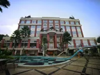 Grand Wahid Hotel Salatiga Hotels in Sidorejo