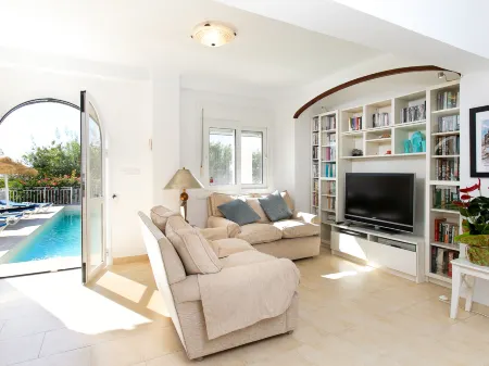 Aries Отели рядом с достопримечательностью «Mirador Barranco del Rio Higueron»