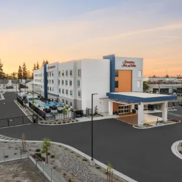 Hampton Inn & Suites by Hilton Bakersfield Central