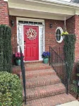 Spacious Large Family Home- Pet Friendly with large fenced yard!